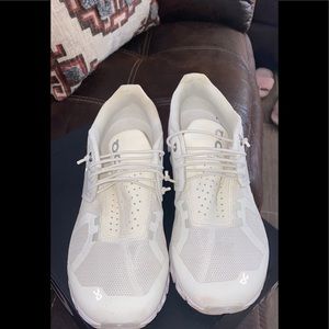 On cloud women’s shoes